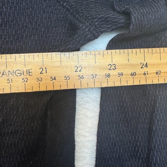 Puma Shirt Mens Size XL Gray Long Sleeve Lightweight Athletic Casual Loose - Picture 4 of 6